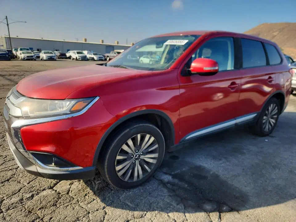 JA4AZ3A39KZ021412 — 2019 Mitsubishi Outlander, Задняя часть (Rear End), фото до ремонта
