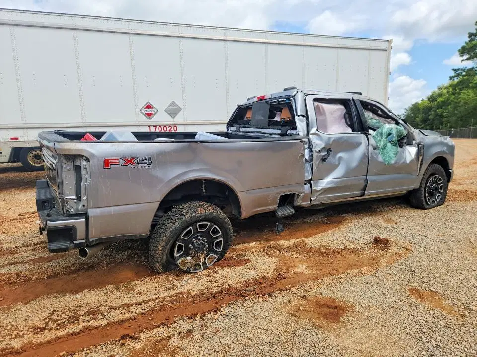 2024 Ford F250 VIN 1FT8W2BN7REE06640 фото 3