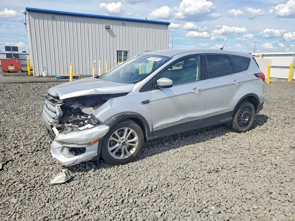 1FMCU9GD8KUB82018 — 2019 Ford Escape, Передняя часть, фото до ремонта