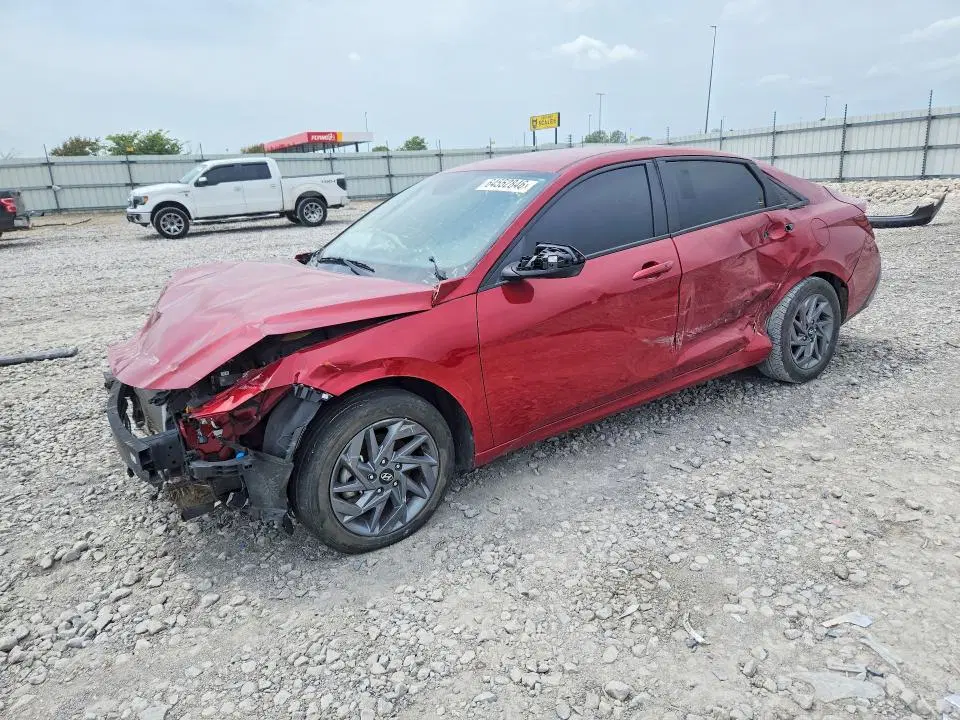KMHLM4DG2RU662910 — 2024 Hyundai Elantra, Передняя часть, фото до ремонта