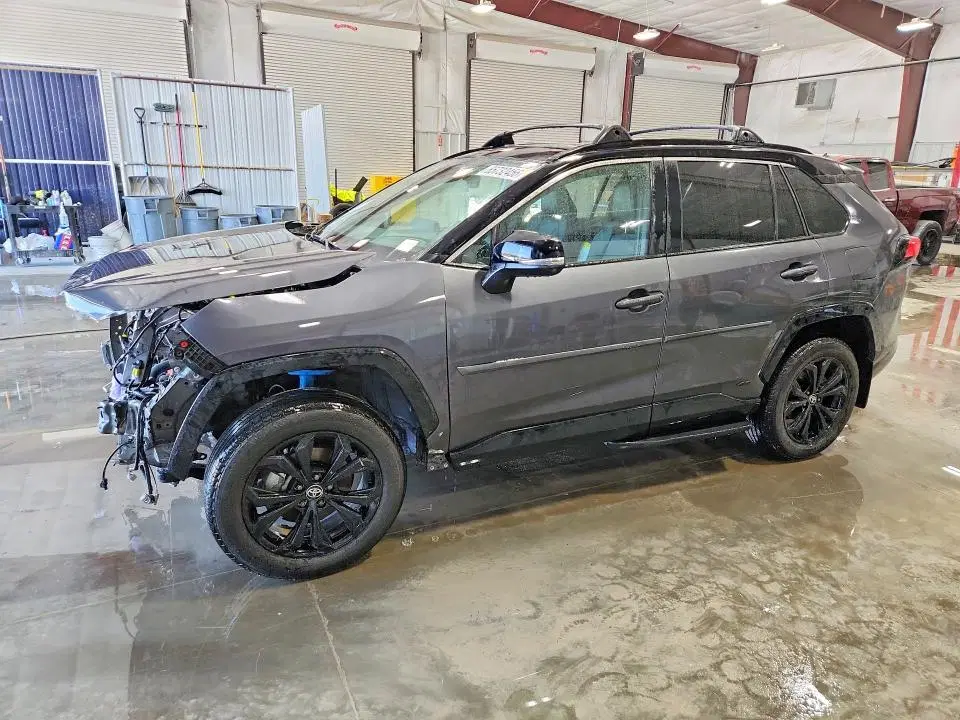 4T3E6RFVXSU180453 — 2025 Toyota RAV4, Передняя часть, фото до ремонта