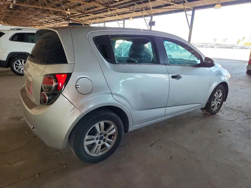 2015 Chevrolet Sonic VIN 1G1JC6SHXF4125065 фото 3