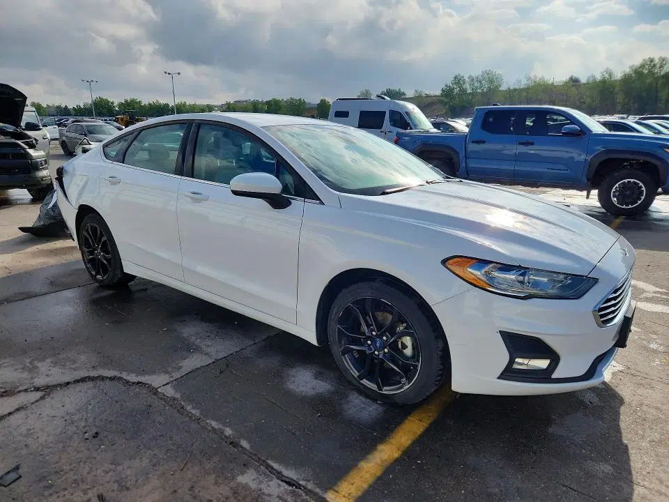 2019 Ford Fusion VIN 3FA6P0T97KR145139 фото 4