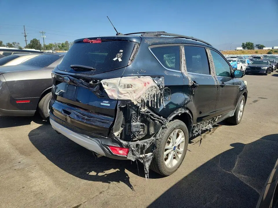 2017 Ford Escape VIN 1FMCU0GD9HUA95068 фото 3