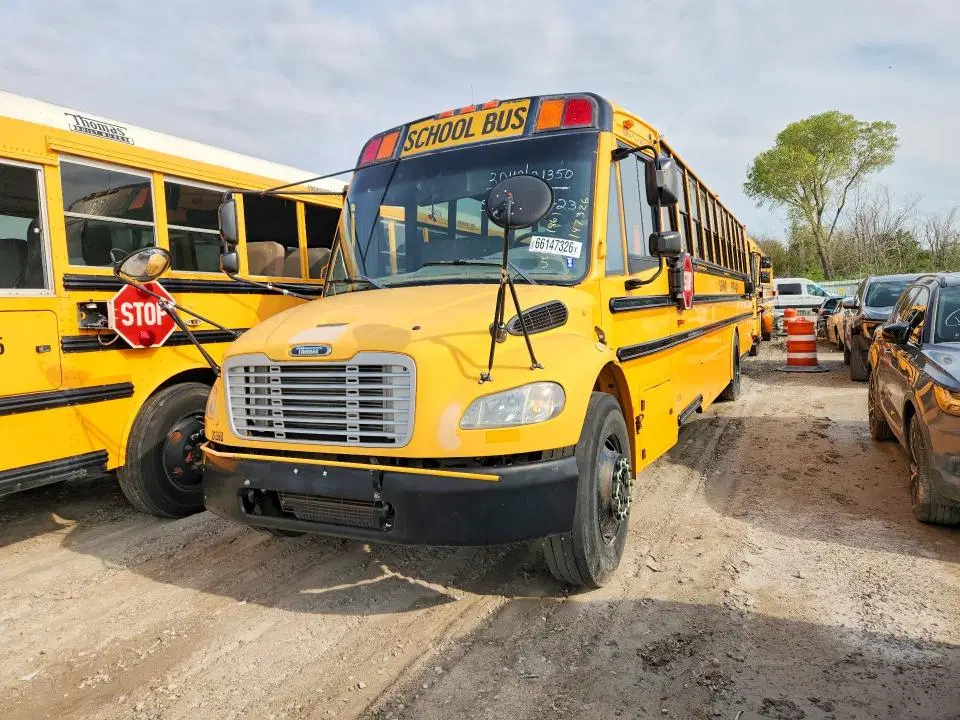 4UZABRDT3CCBN1861 — 2012 Thomabuses BUS, Естественный износ, фото до ремонта