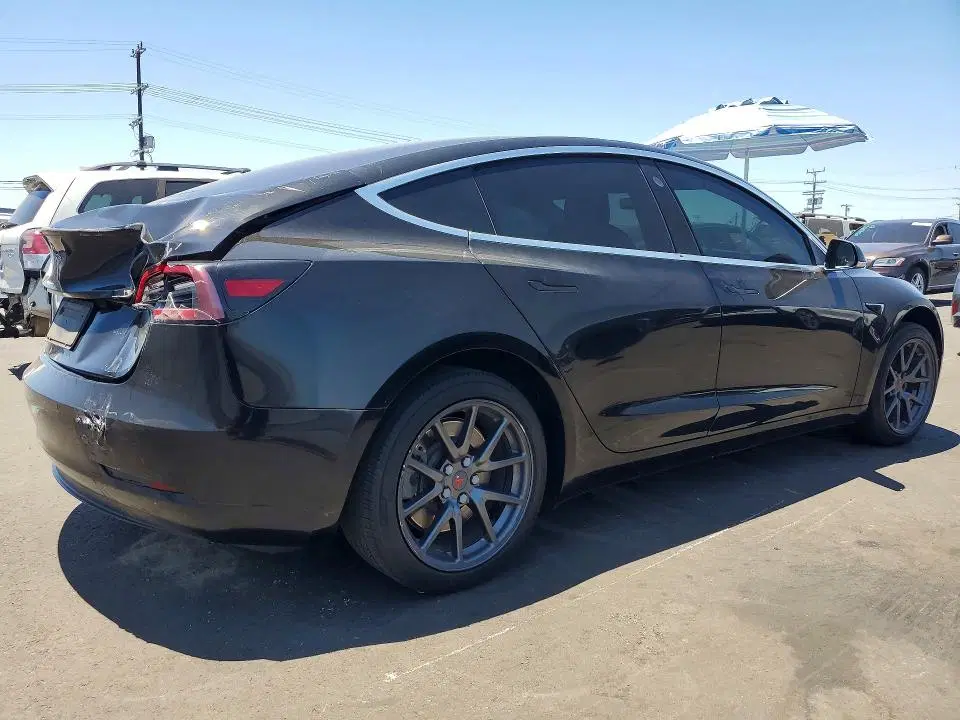 2018 Tesla MODEL 3 VIN 5YJ3E1EA4JF172346 фото 3