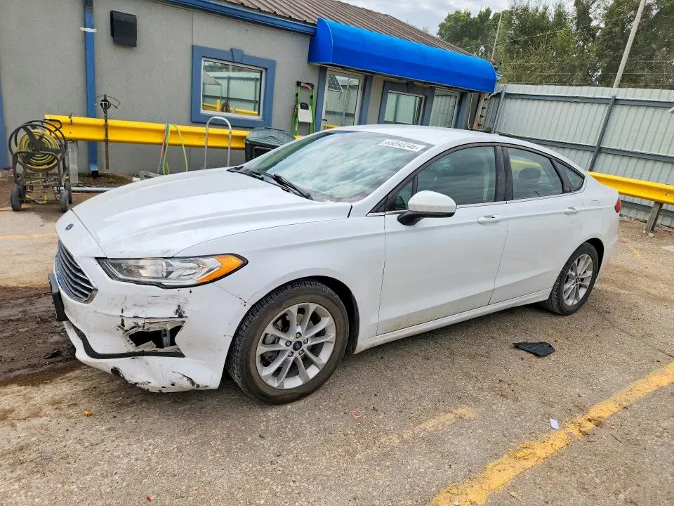 3FA6P0HD9KR143048 — 2019 Ford Fusion, мелкие вмятины и царапины, фото до ремонта