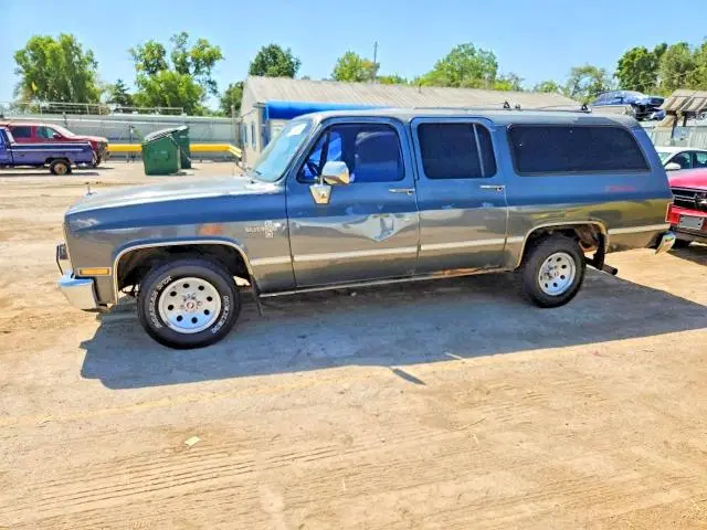 1GNER16K9JF120346 — 1988 Chevrolet Suburban, Мелкие вмятины и царапины, фото до ремонта