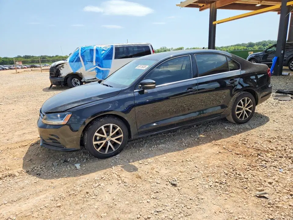 3VWDB7AJ1HM324527 — 2017 Volkswagen Jetta, Повреждения со всех сторон, фото до ремонта