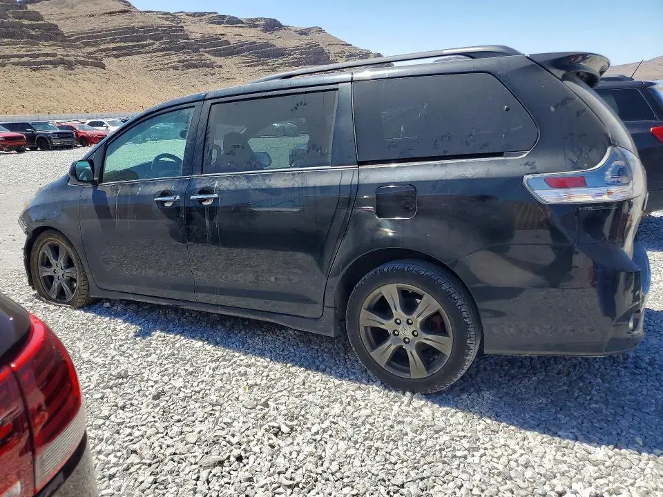 2017 Toyota Sienna VIN 5TDXZ3DC4HS822870 фото 2