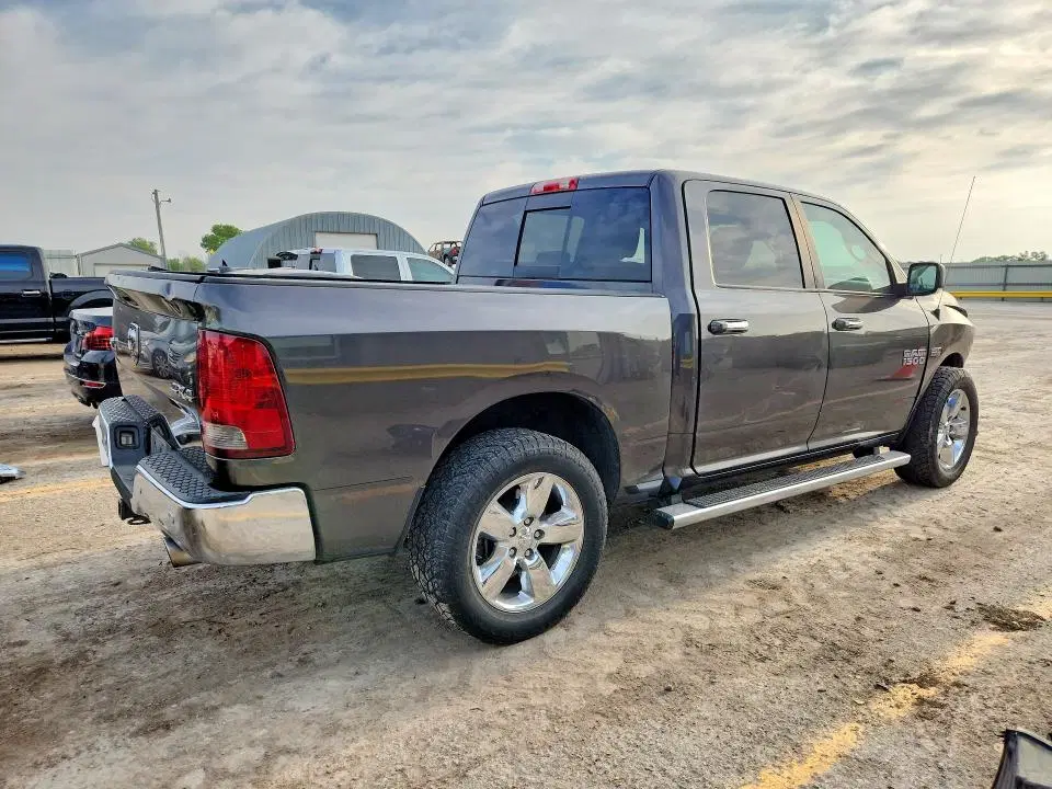 2016 RAM 1500 VIN 3C6RR7LT8GG183933 фото 3