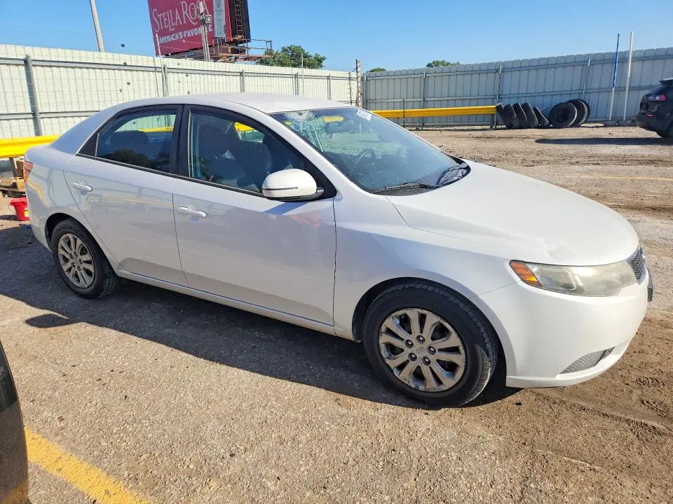 2011 KIA FORTE VIN KNAFU4A24B5389363 фото 4