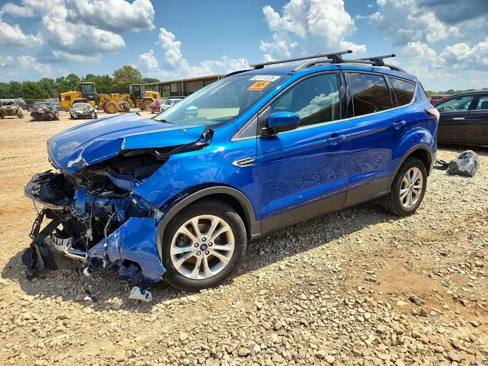 1FMCU0GD2JUB81893 — 2018 Ford Escape, Передняя часть, фото до ремонта