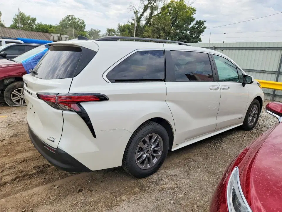 2021 TOYOTA SIENNA VIN 5TDJRKEC2MS016986 фото 4