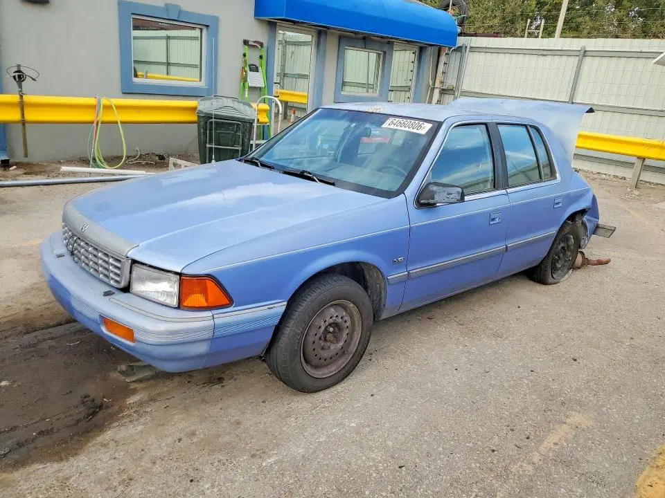 1P3XA4638PF555824 — 1993 Plymouth Acclaim, Задняя часть, фото до ремонта