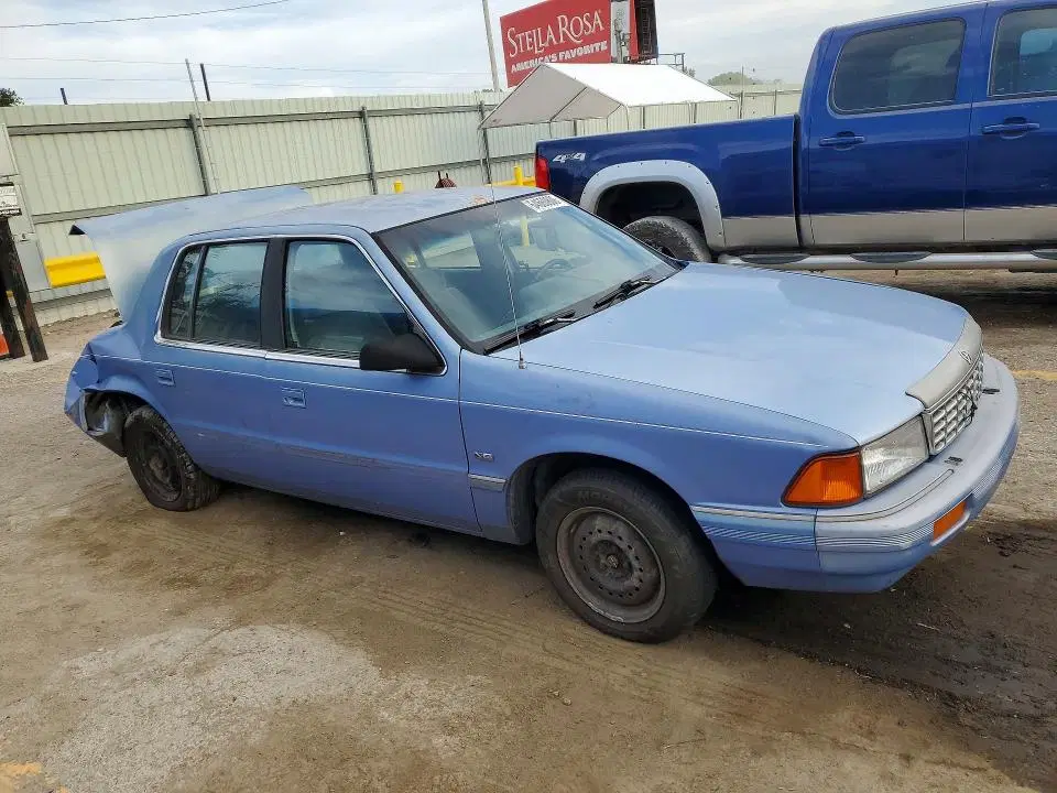 1993 PLYMOUTH ACCLAIM VIN 1P3XA4638PF555824 фото 4