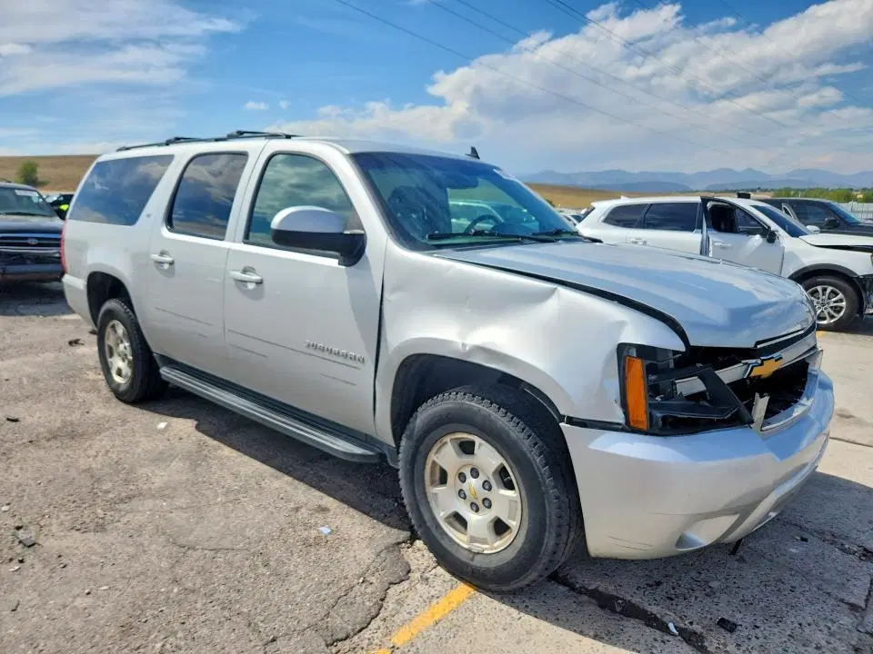 2014 Chevrolet Suburban VIN 1GNSKJE70ER121801 фото 4