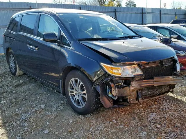 5FNRL5H67DB028518 — 2013 Honda Odyssey EX, боковая часть, фото до ремонта