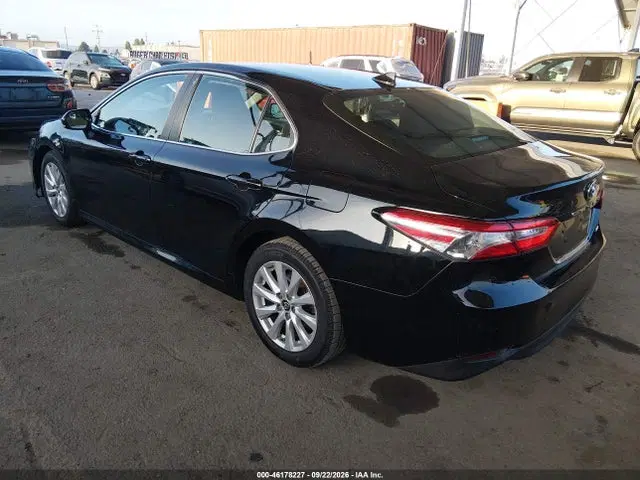 2019 Toyota CAMRY LE VIN 4T1B11HKXKU284004 фото 3