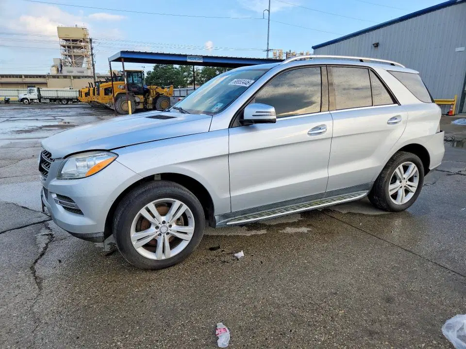 4JGDA5JBXDA247582 — 2013 Mercedes-Benz ML, мелкие вмятины и царапины, фото до ремонта