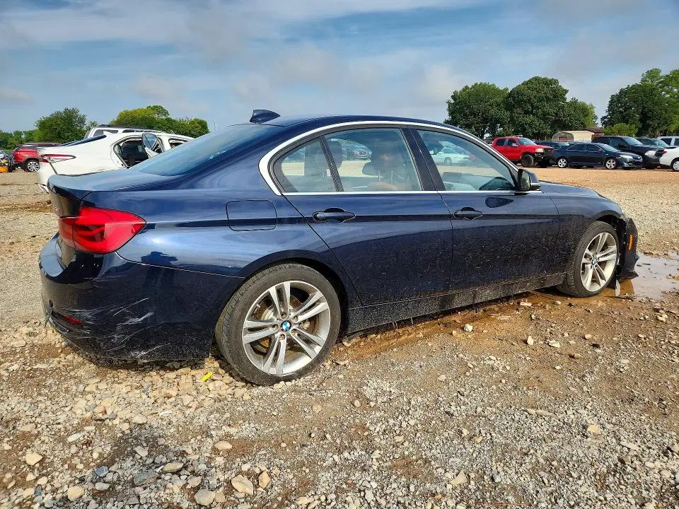 2017 BMW 330 VIN WBA8B9G32HNU56045 фото 4
