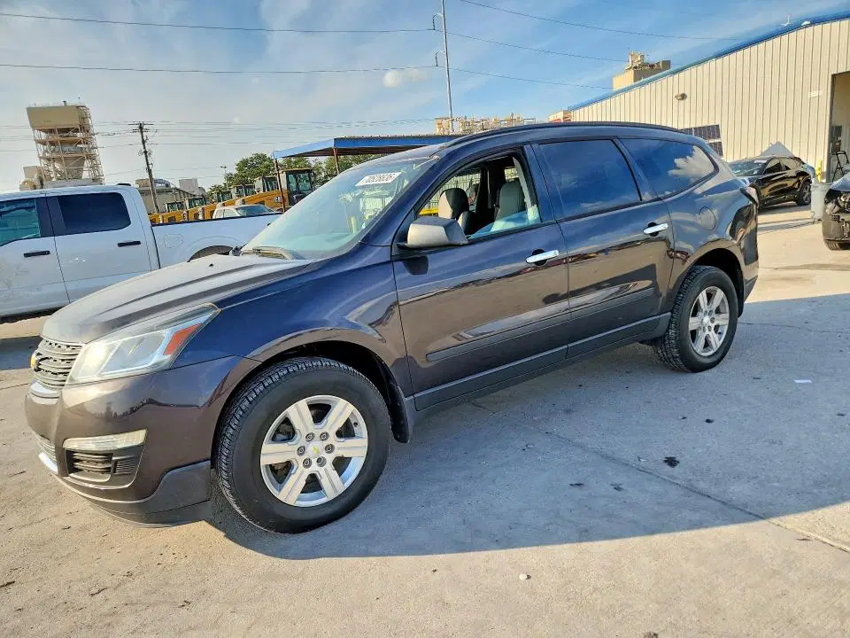 1GNKRFED5HJ220227 — 2017 Chevrolet Traverse, мелкие вмятины и царапины, фото до ремонта