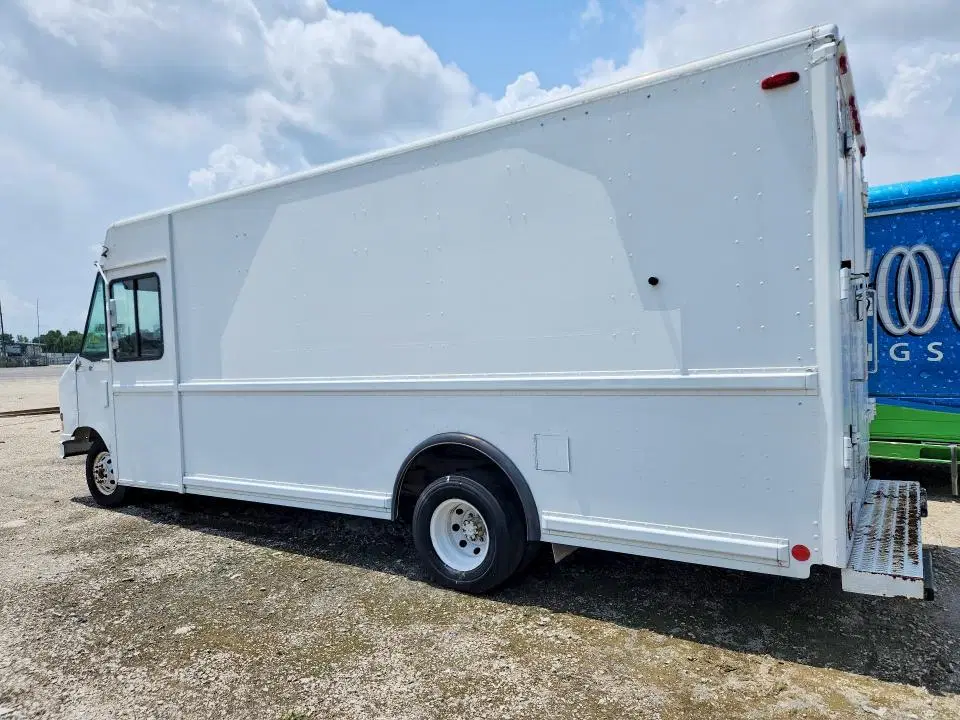 2000 FORD E350 VIN 1FCJE39L5YHA77531 фото 2
