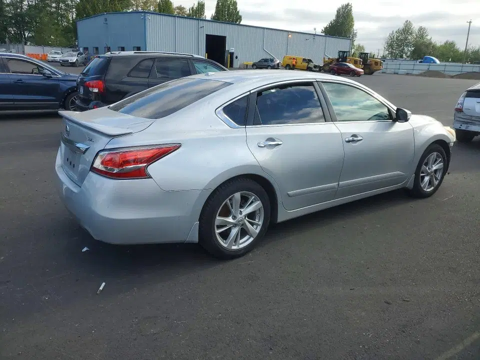 2015 Nissan Altima VIN 1N4AL3APXFC209025 фото 3
