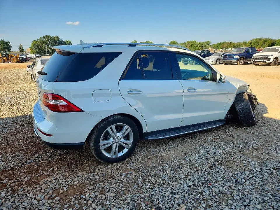 4JGDA5HB1CA001119 — 2012 Mercedes-Benz ML, передняя часть, фото до ремонта