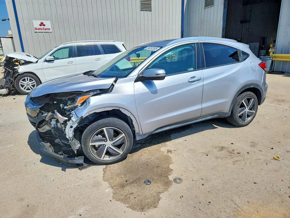 3CZRU5H56NM741227 — 2022 Honda HR-V, Передняя часть, фото до ремонта