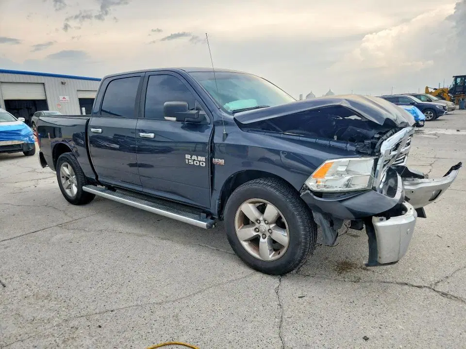 2015 RAM 1500 VIN 1C6RR6LT1FS658646 фото 4
