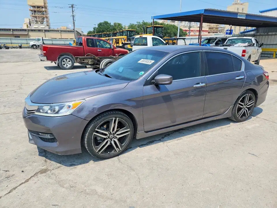 1HGCR2F54HA259843 — 2017 Honda Accord, Вандализм, фото до ремонта