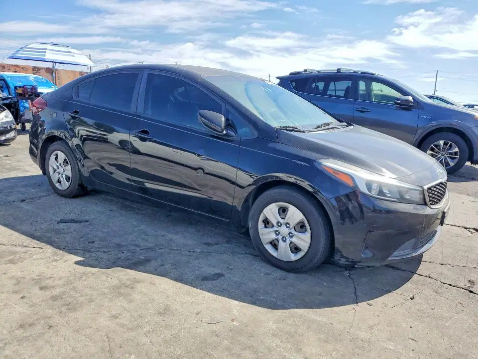 2017 KIA Forte VIN 3KPFK4A75HE069177 фото 4