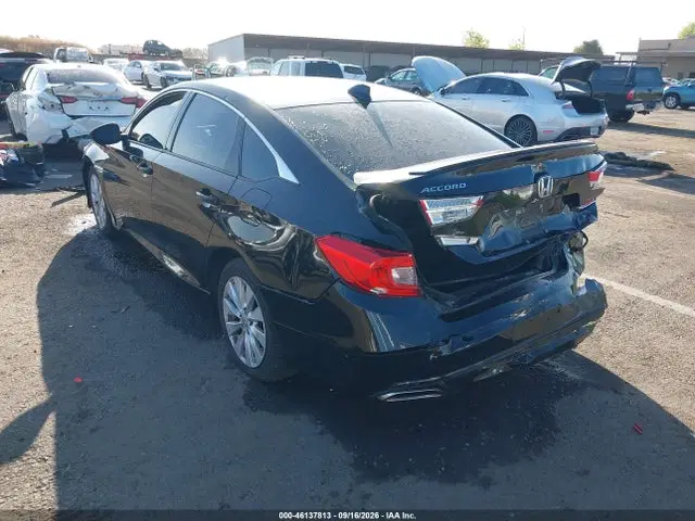 2018 Honda Accord Sport VIN 1HGCV1F31JA224400 фото 3