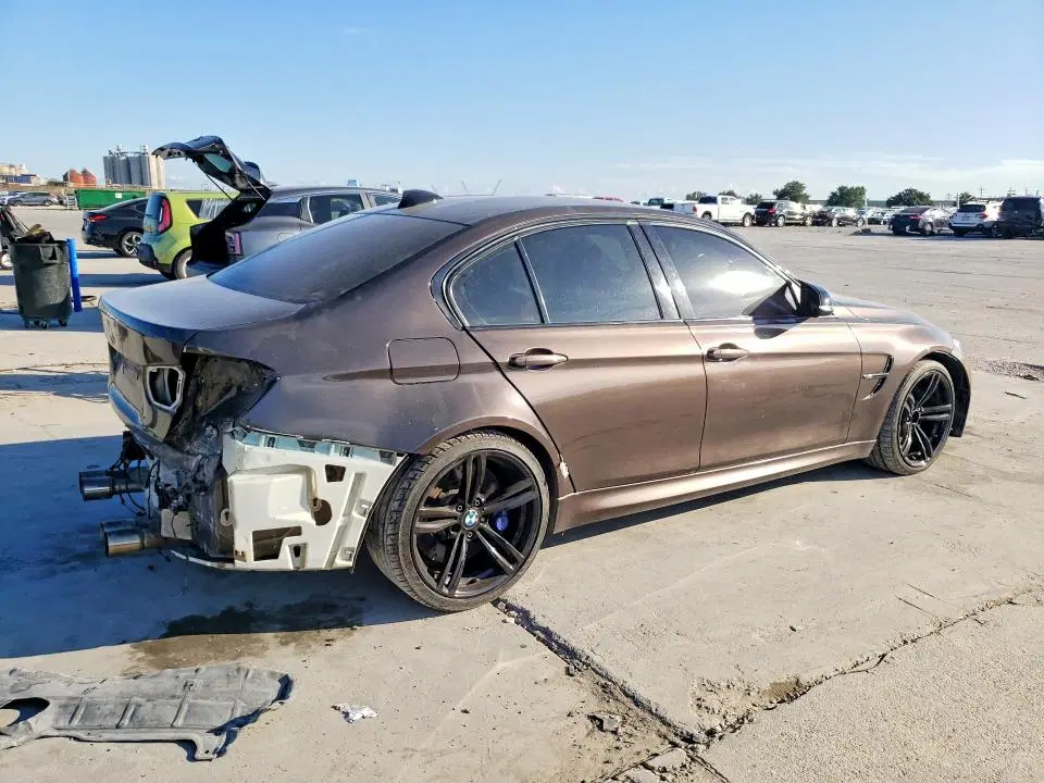 WBS3C9C5XFP805805 — 2015 BMW M3, задняя часть, фото до ремонта