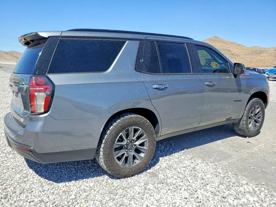 2021 Chevrolet Tahoe VIN 1GNSKPKD2MR260601 фото 3