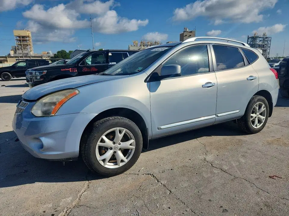 JN8AS5MT5BW176353 — 2011 Nissan Rogue, Боковая часть, фото до ремонта