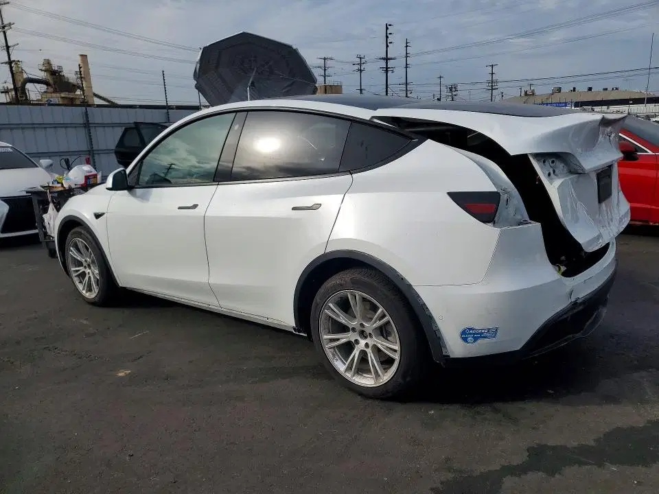 2021 Tesla Model Y VIN 5YJYGDEE0MF204198 фото 2