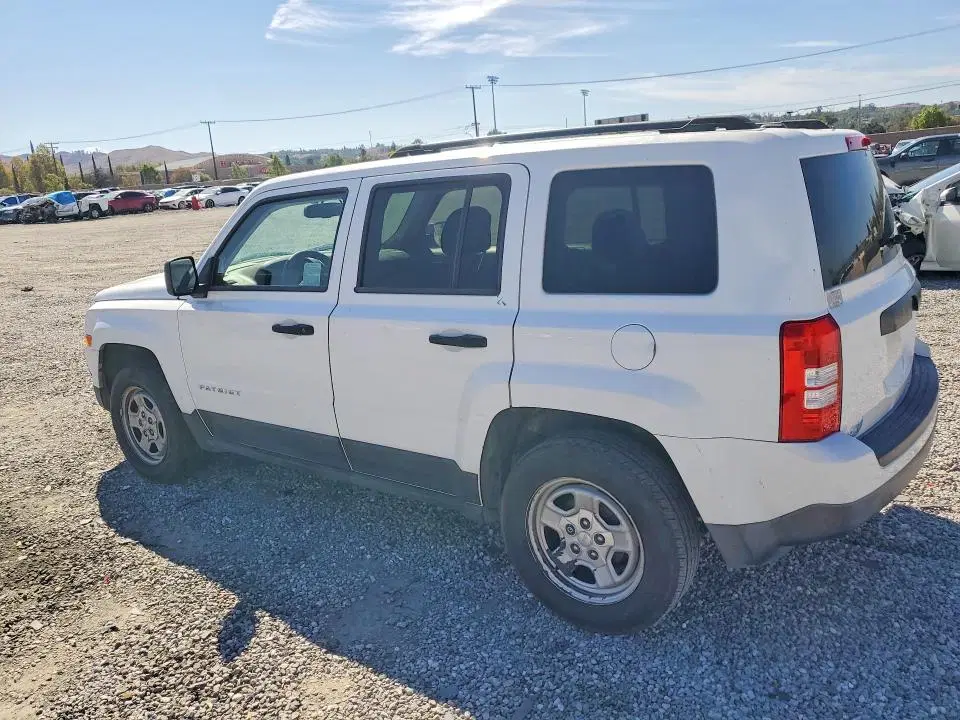 2015 Jeep Patriot VIN 1C4NJPBB3FD250893 фото 2