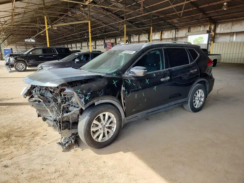 KNMAT2MT4HP610465 — 2017 Nissan Rogue, передняя часть, фото до ремонта