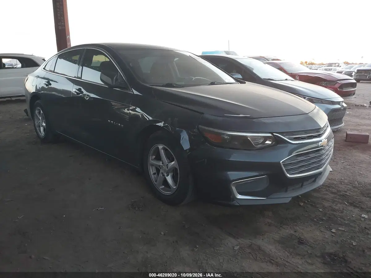1G1ZB5ST4HF263163 — 2017 Chevrolet Malibu, Передняя часть, фото до ремонта