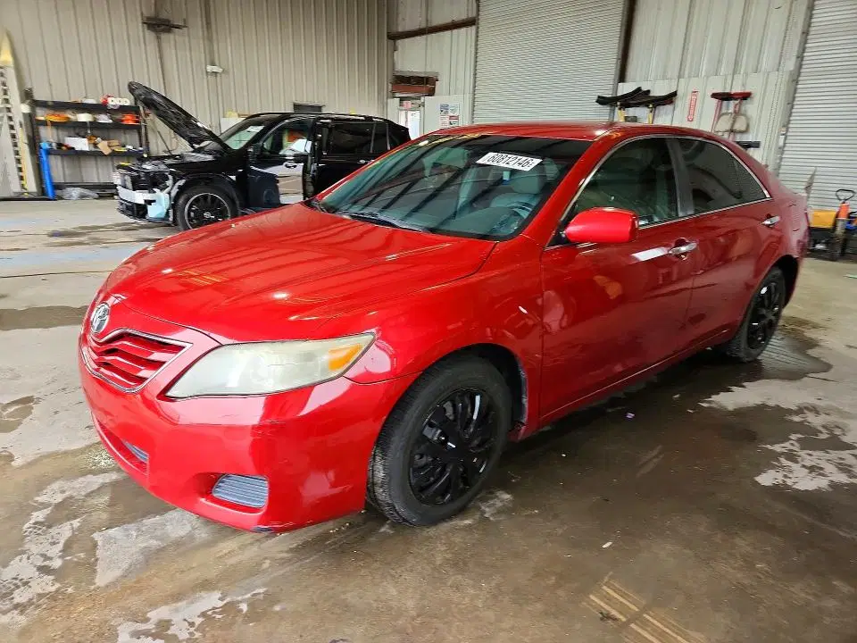 4T1BF3EK9AU021700 — 2010 Toyota Camry, Задняя часть, фото до ремонта