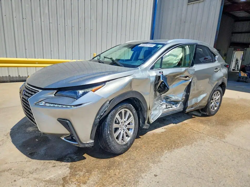 JTJYARBZ5J2114692 — 2018 Lexus NX 300, Боковая часть, фото до ремонта