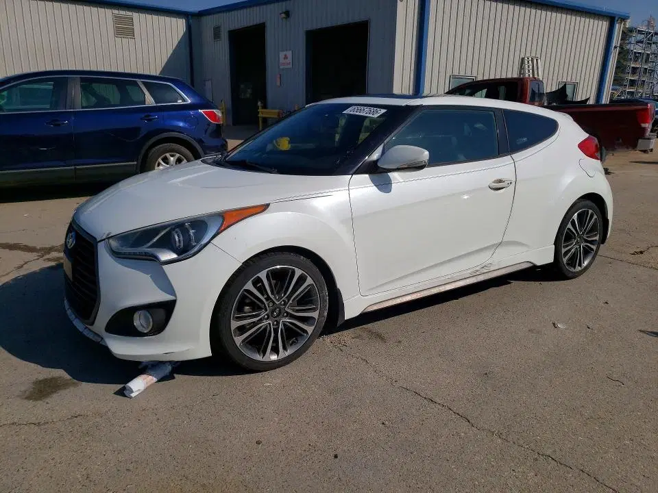 KMHTC6AE6GU280085 — 2016 Hyundai Veloster, Передняя часть, фото до ремонта