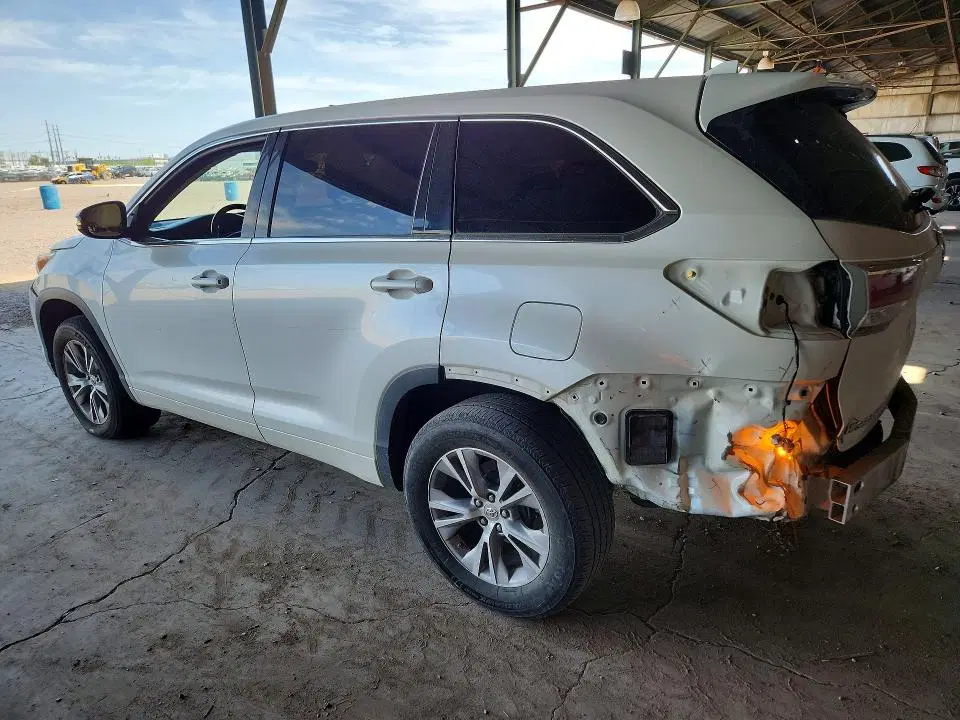 5TDZKRFH0ES018862 — 2014 Toyota Highlander, задняя часть, фото до ремонта