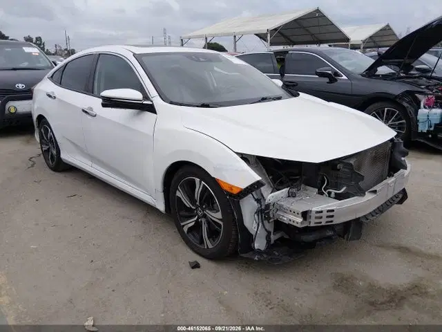 19XFC1F90HE210713 — 2017 Honda Civic Touring, Передняя часть слева (Left Front), фото до ремонта