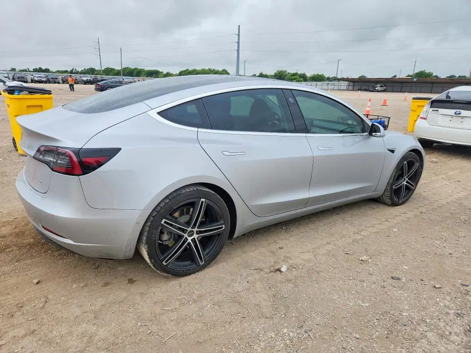 2018 Tesla MODEL 3 VIN 5YJ3E1EBXJF116968 фото 3