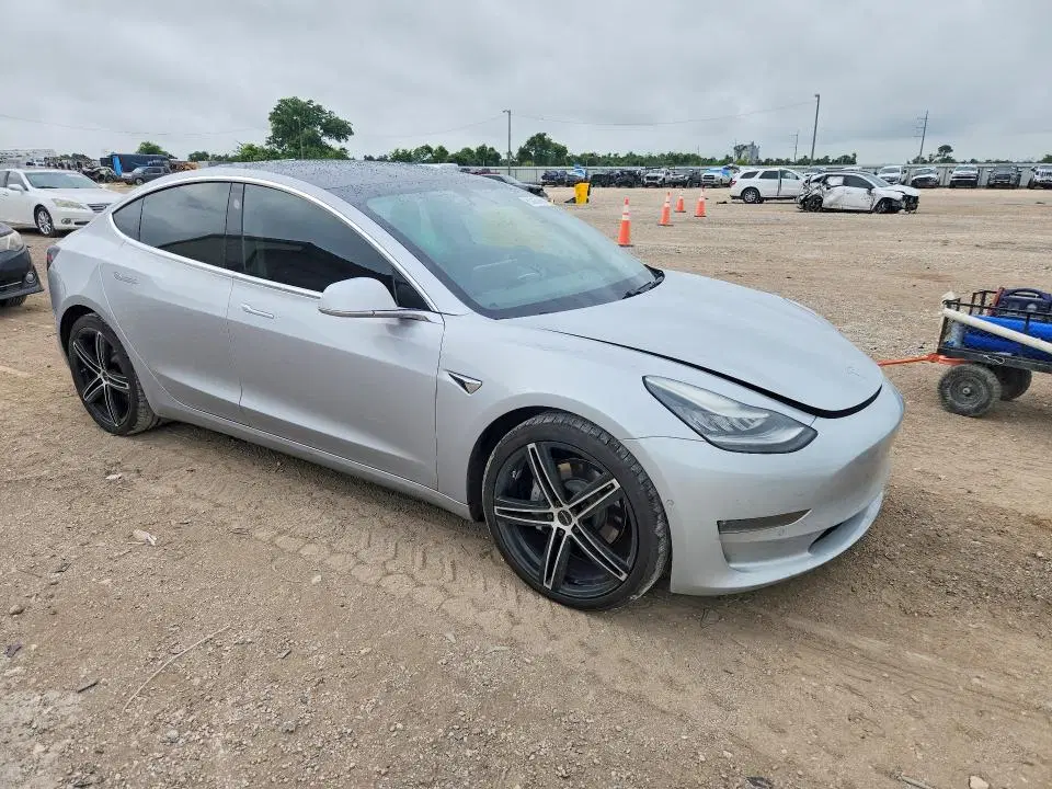 2018 Tesla MODEL 3 VIN 5YJ3E1EBXJF116968 фото 4