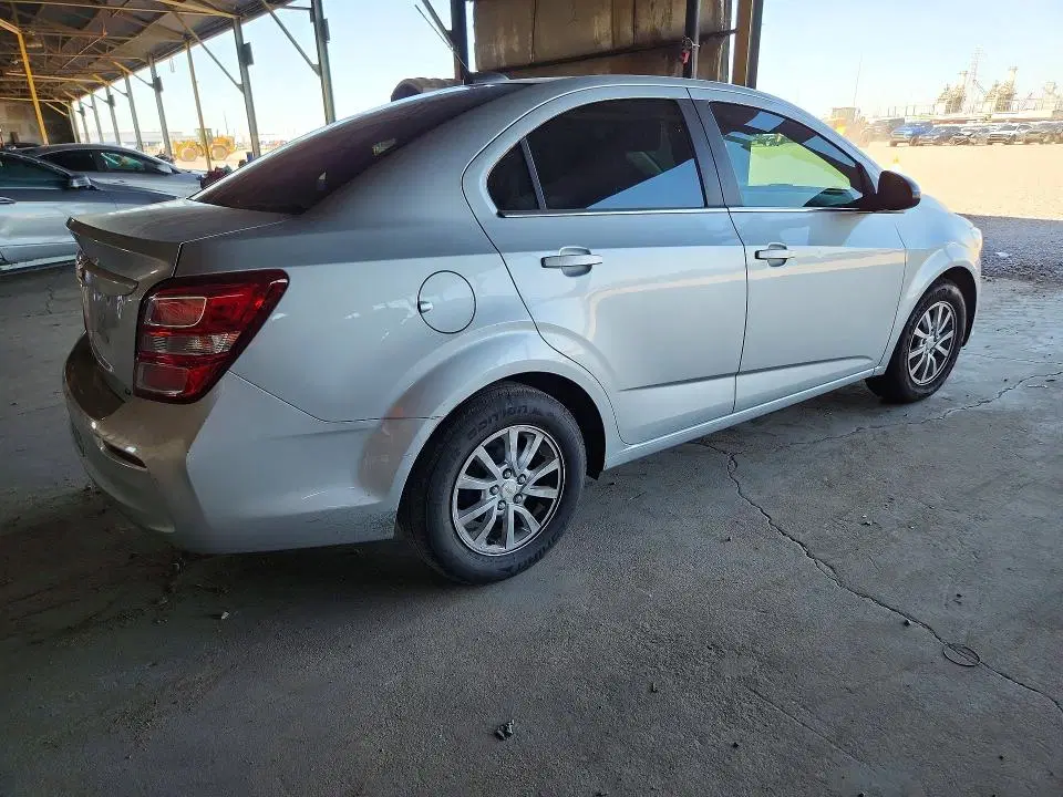 2018 Chevrolet Sonic VIN 1G1JD5SB1J4124091 фото 3