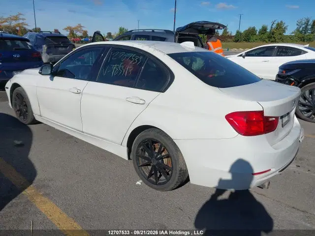 2014 BMW 320i Xdrive VIN WBA3C3C52EF985593 фото 3